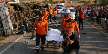 Bafrada yolcu otobusu dehseti Adem S. hayatini kaybetti gemini