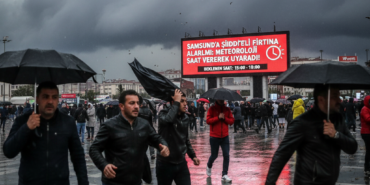 Samsunda Siddetli Firtina Alarmi Meteoroloji Saat Vererek Uyardi gemini