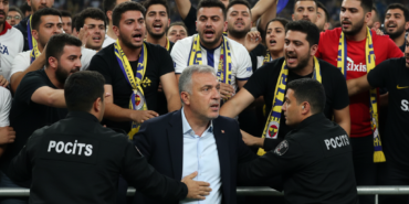 Kadikoyde Gergin Gece Yuksel Yildirima Tribun Tepkisi gemini