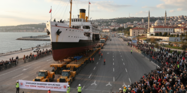 Samsunda Bandirma Vapurunun Yeni Yerine Tasinma Sureci Basladi gemini