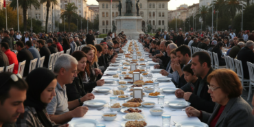 Samsunda Cumhuriyet Meydani iftar sofralariyla senleniyor gemini