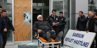 Samsunda Gorunmez Kaza Cam Kapiyi Fark Etmeyince Hastanelik Oldu gemini