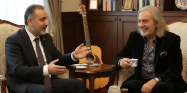 Rektor Mahmut Aydin ile Orhan Gencebaydan Sanat Dolu Gorusme gemini