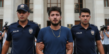 Samsunda Bakar misin Tuzagi Altin Zincir Kapkaccisi Adliyede gemini