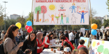 Samsunda LOSEVden Sanatla Harmanlanan Farkindalik Etkinligi gemini