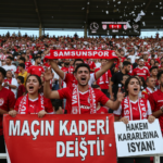 Samsunspor taraftari hakem kararlarina isyan etti Macin kaderi degisti gemini