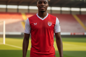 Samsunsporun Orta Sahasinda Istikrarin Simgesi Antoine Makoumbou gemini