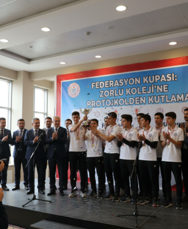 Federasyon Kupasi Samsunun Zorlu Kolejine Protokolden Kutlama gemini