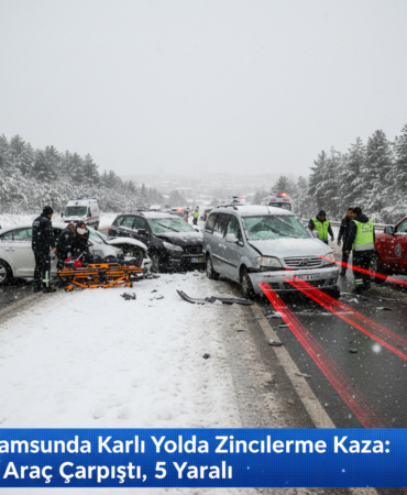 Samsunda Karli Yolda Zincirleme Kaza 4 Arac Carpisti 5 Yarali gemini