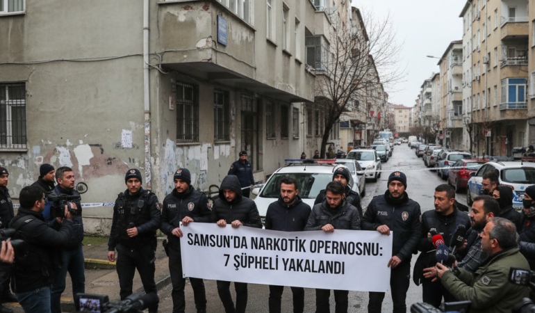 Samsunda Narkotik Operasyonu 7 Supheli Yakalandi gemini