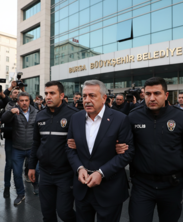 Bursa Buyuksehir Belediye Baskani Mustafa Bozbey Gozaltina Alindi gemini