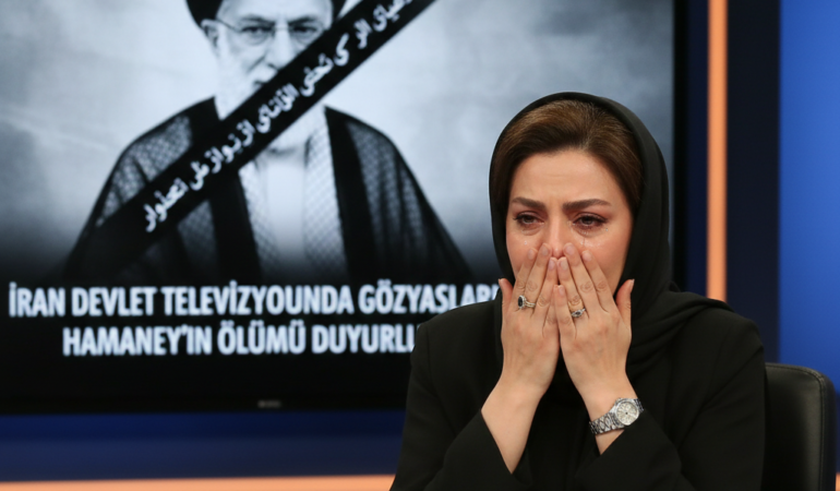 Iran Devlet Televizyonunda Gozyaslari Hamaneyin Olumu Duyuruldu gemini