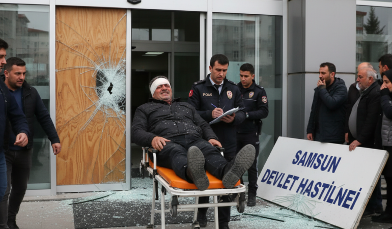 Samsunda Gorunmez Kaza Cam Kapiyi Fark Etmeyince Hastanelik Oldu gemini