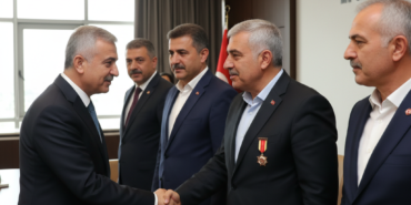 Ilyas Topsakal MHP Genel Merkezinde Gazi Temsilcileriyle Bulustu gemini